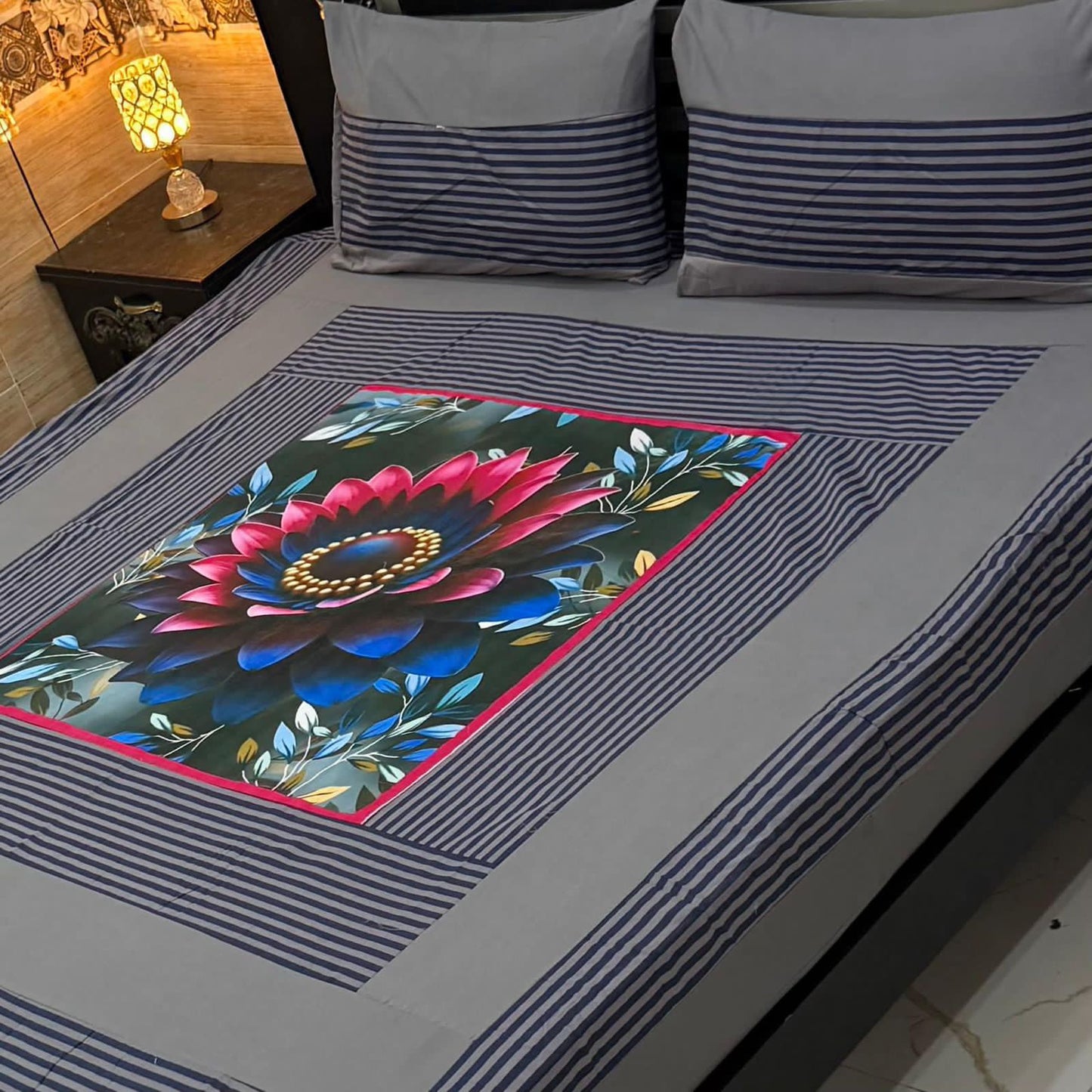 B .Digital gold panel bedsheet🛌🛌🛌
