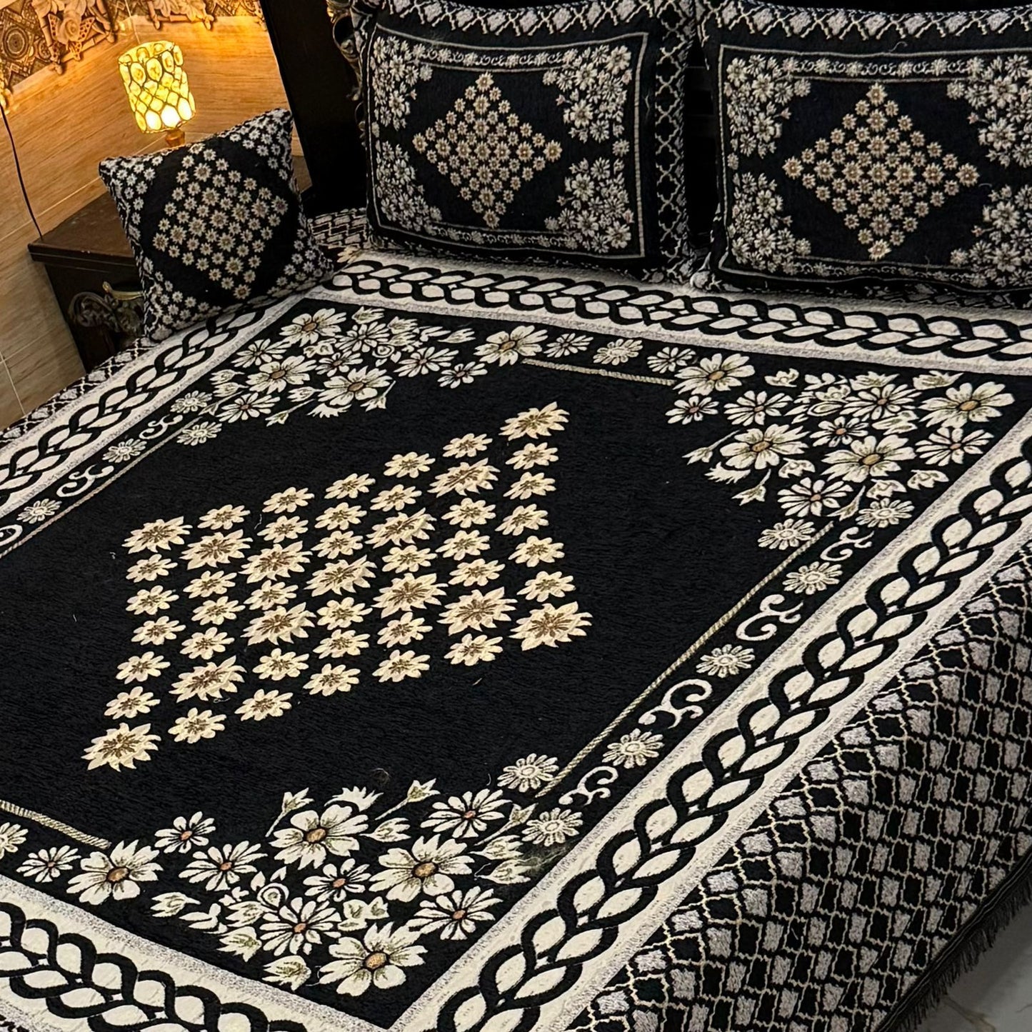 B, 4Pc Velvet Jaquard Bedsheet