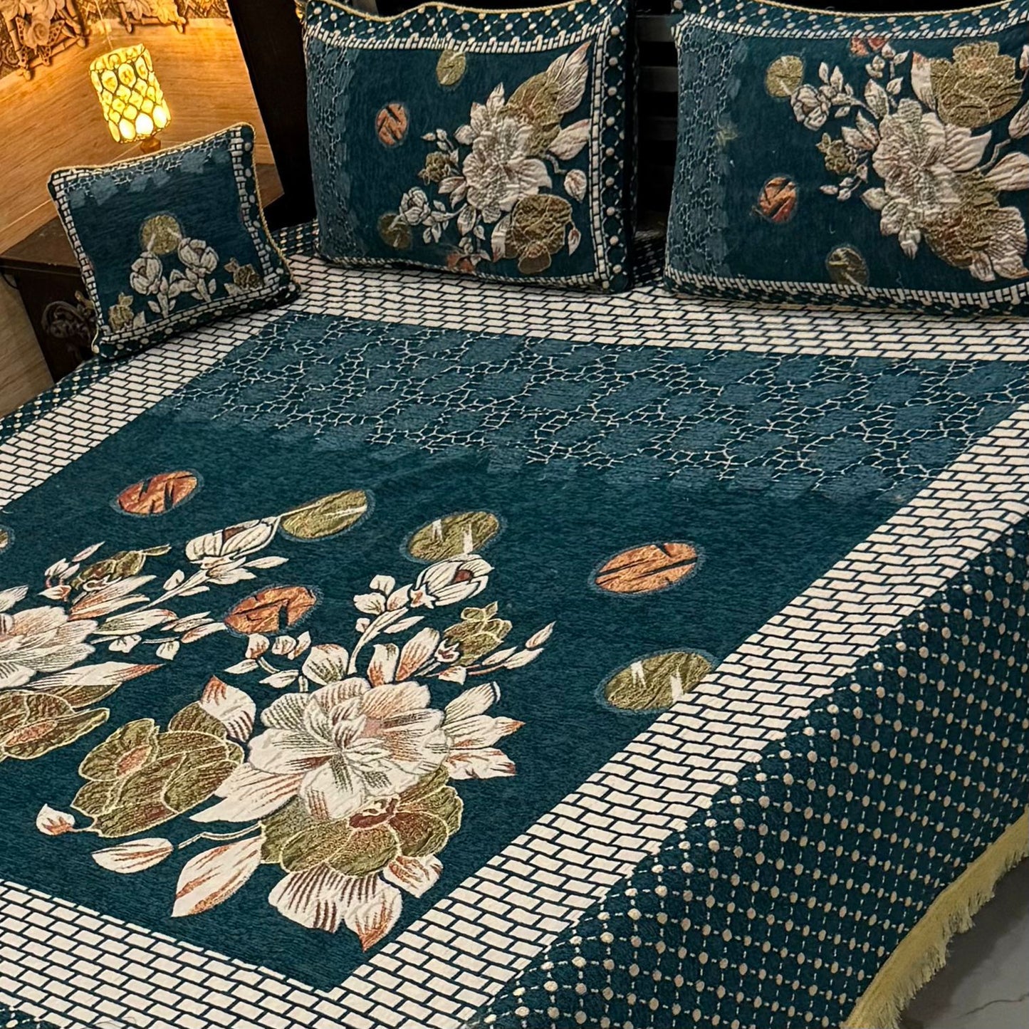 B, 4Pc Velvet Jaquard Bedsheet