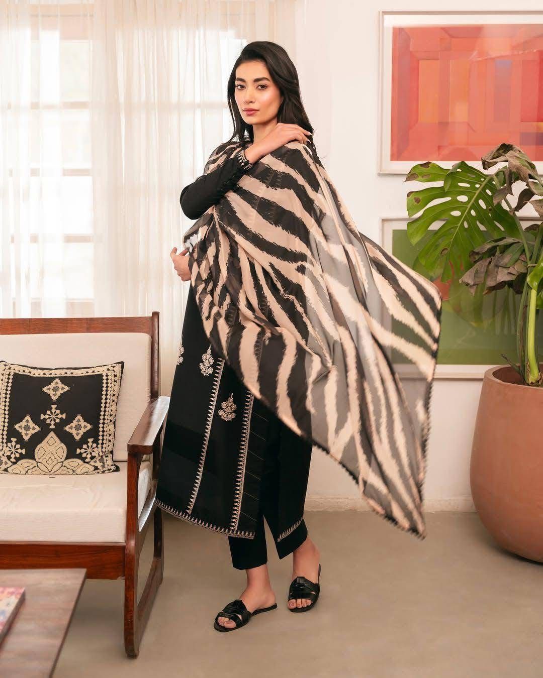 3pc URGE π¨ DHANAK 3PC Embroidered