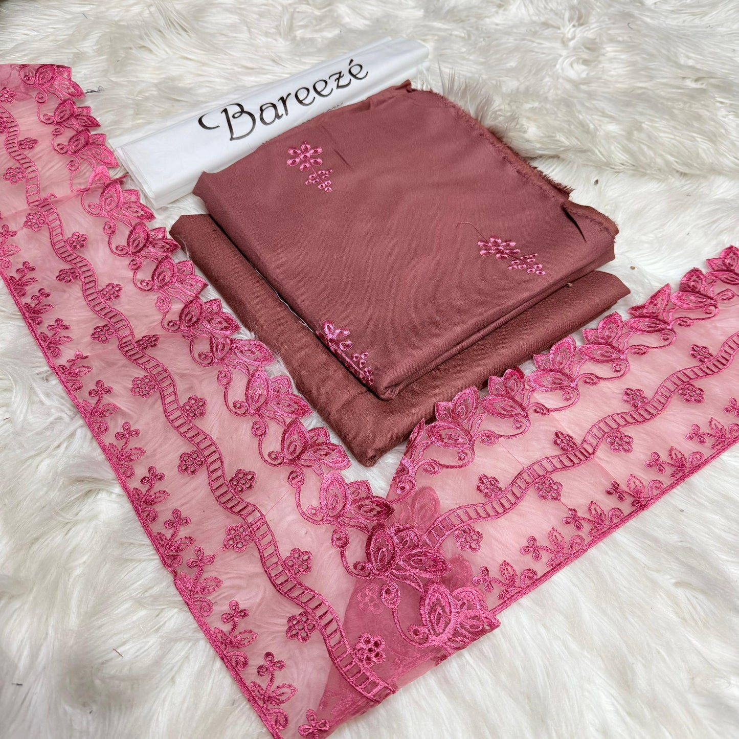 2PC Bareeza 2pc Embroidery Dhanak fancy Collection
