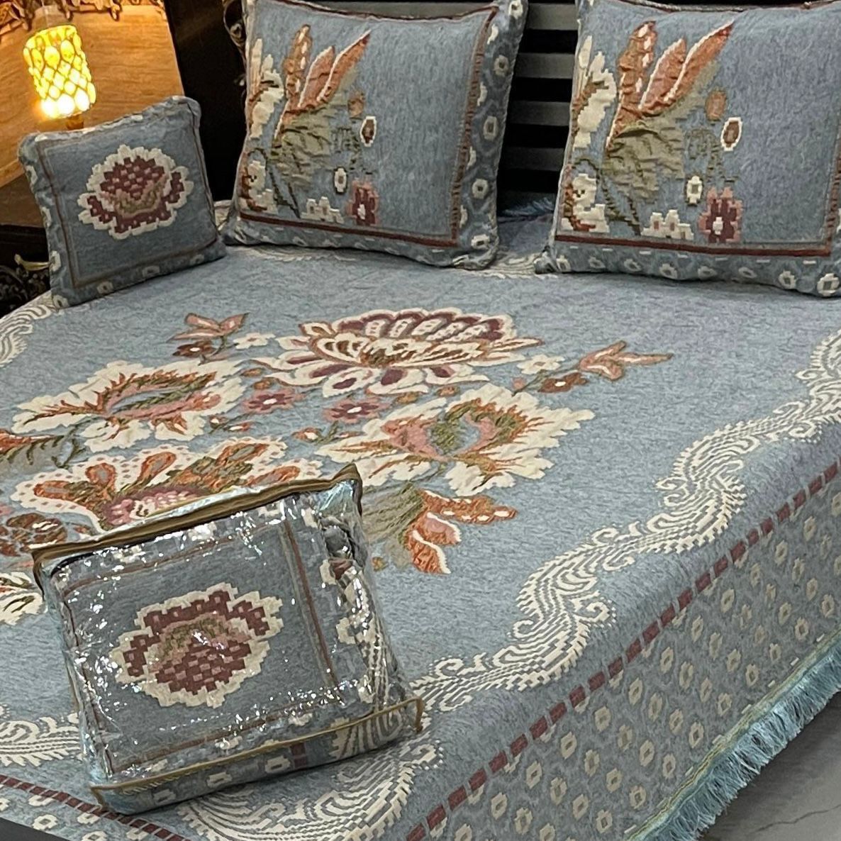 B, 4Pc Velvet Jaquard Bedsheet
