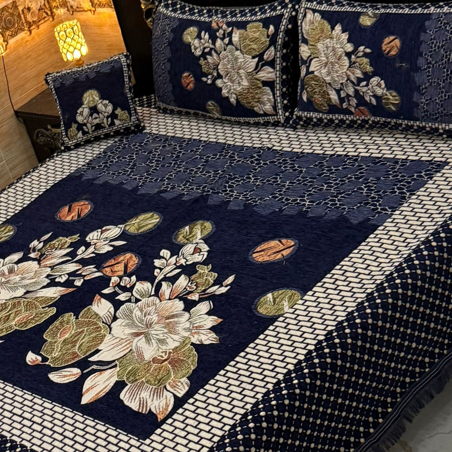 B, 4Pc Velvet Jaquard Bedsheet