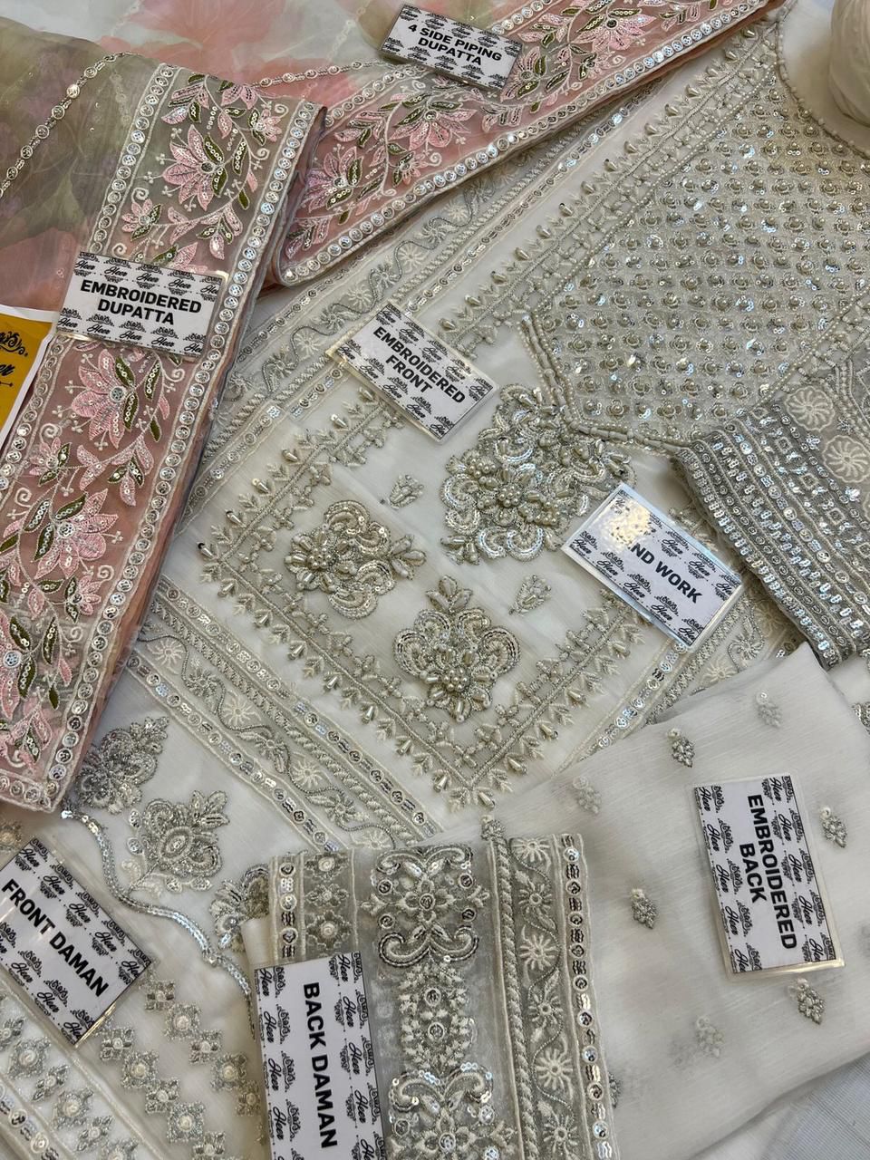 🅗🅔🅔🅡💃🏼🅒🅞🅛🅛🅔🅒🅣🅘🅞🅝        👉Design #1️⃣4️⃣9️⃣