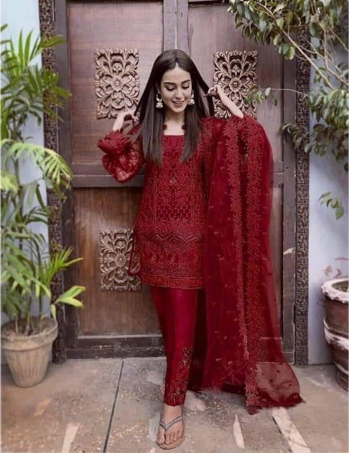 ZAINAB CHOTANI Wear by iqra azeez