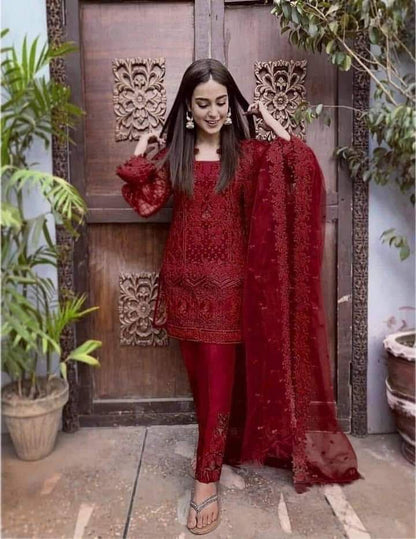 ZAINAB CHOTANI Wear by iqra azeez