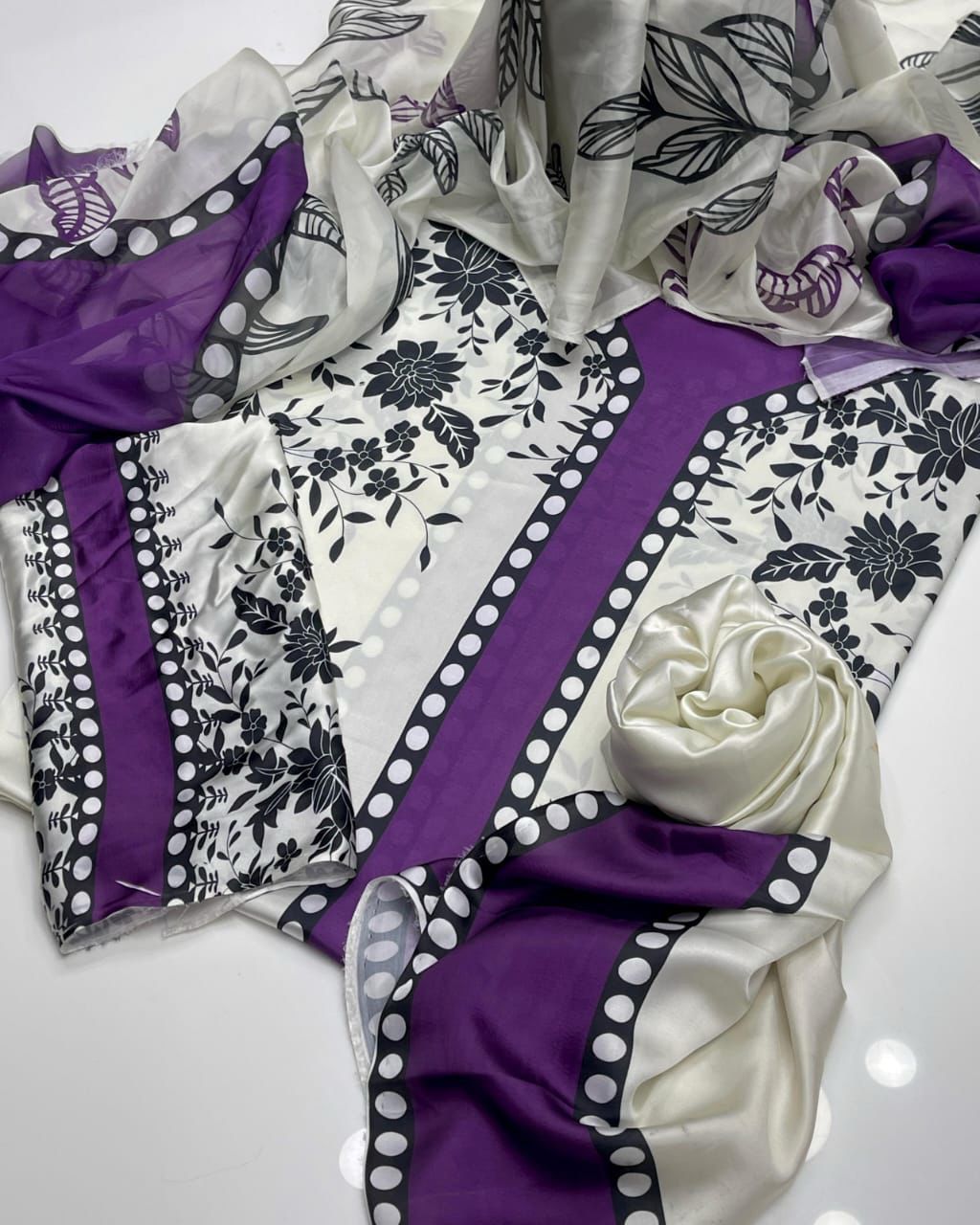 3pc  Shamooz Silk Fabric detail