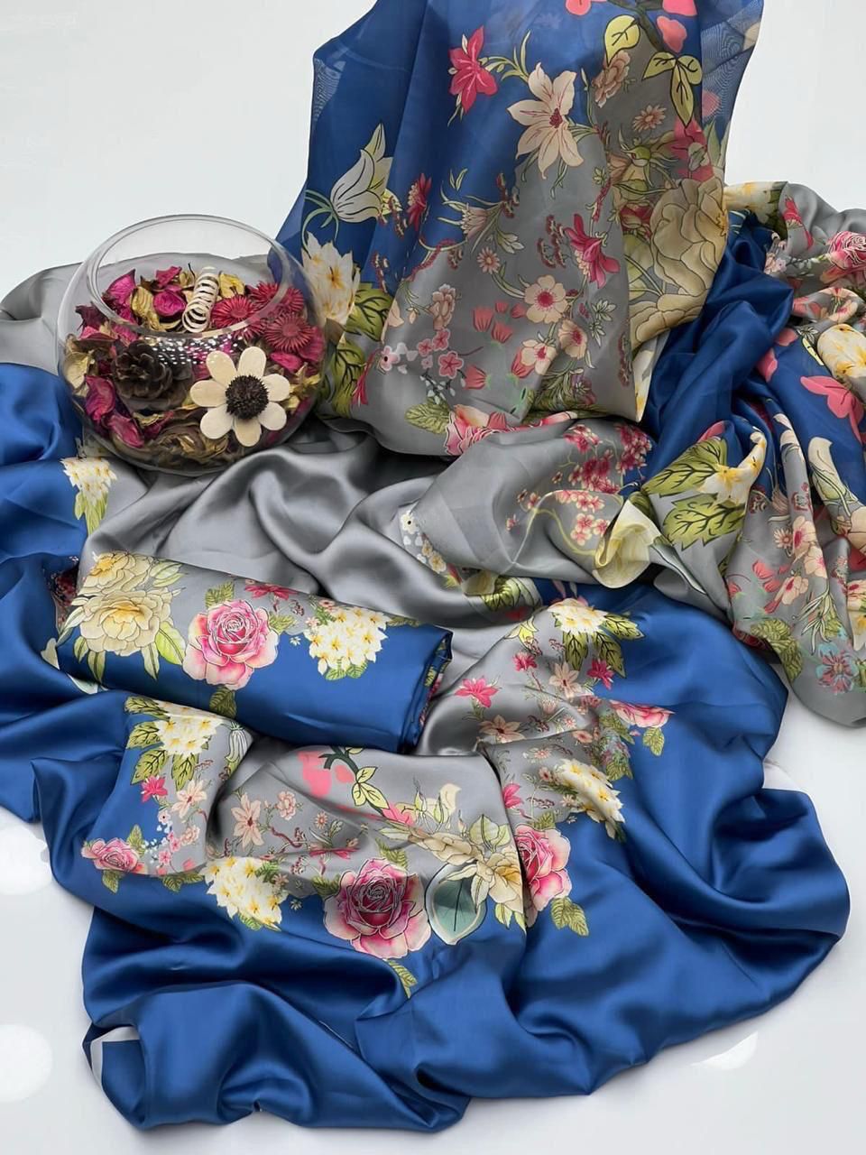 3pc  Shamooz Silk Fabric detail