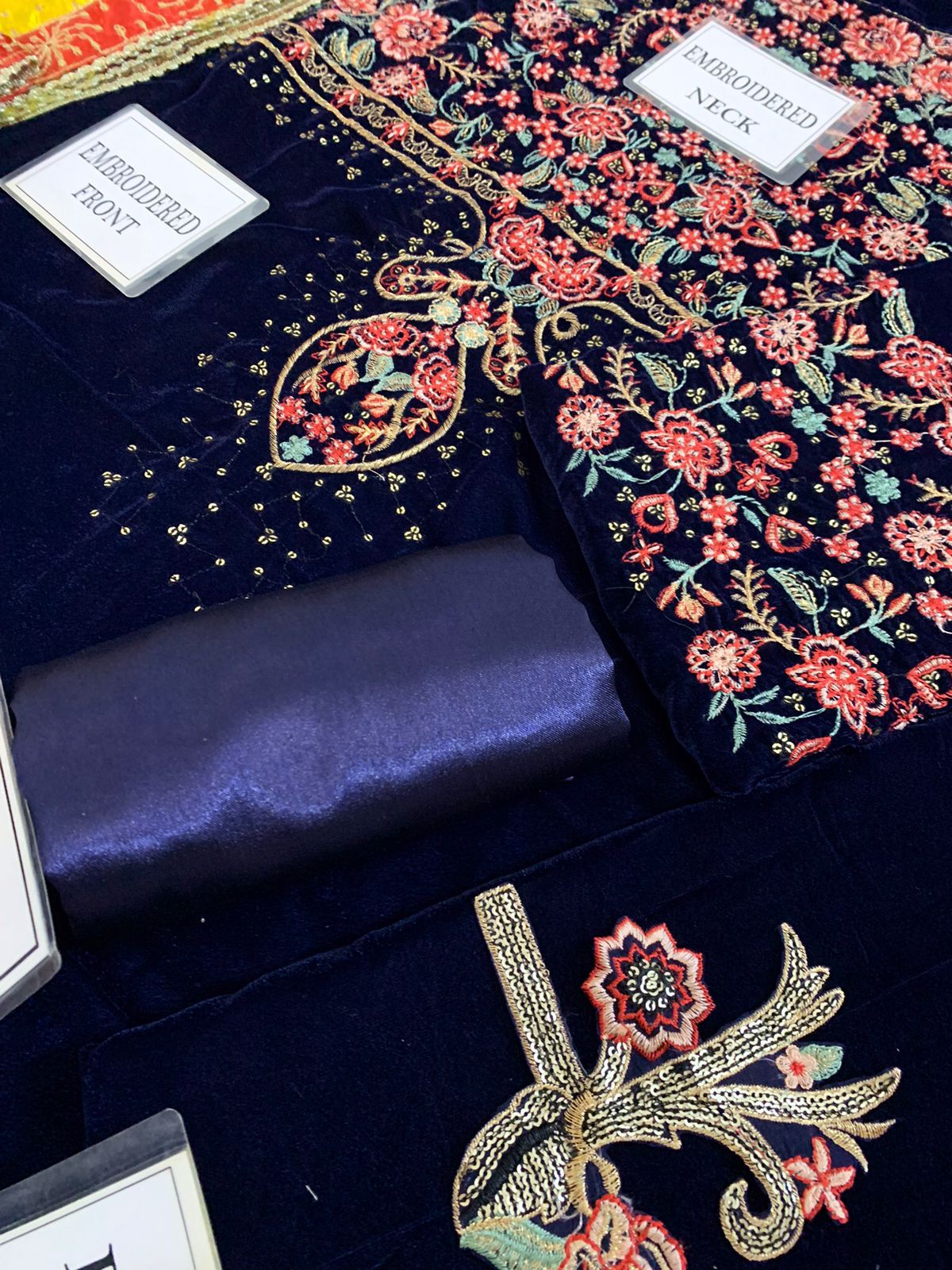 JAZMIN (VELVET COLLECTION)