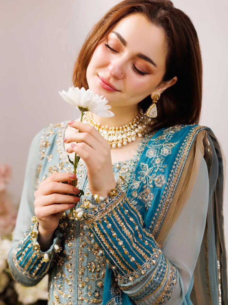 Ahmozi Presenting Charizma  F͜͡e͜͡F͜͡